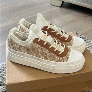 KARL LAGERFELD WOMEN’S CROCHET WOVEN SNEAKERS - LIKE NEW